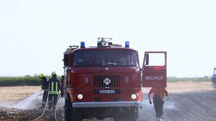 Kiégett egy kombájn Mélykútnál