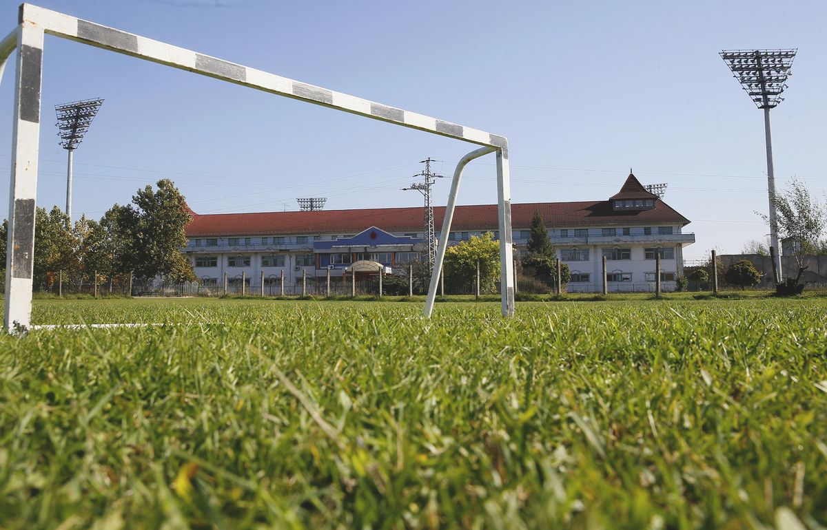 urbex, Stadler-stadion, Akasztó,