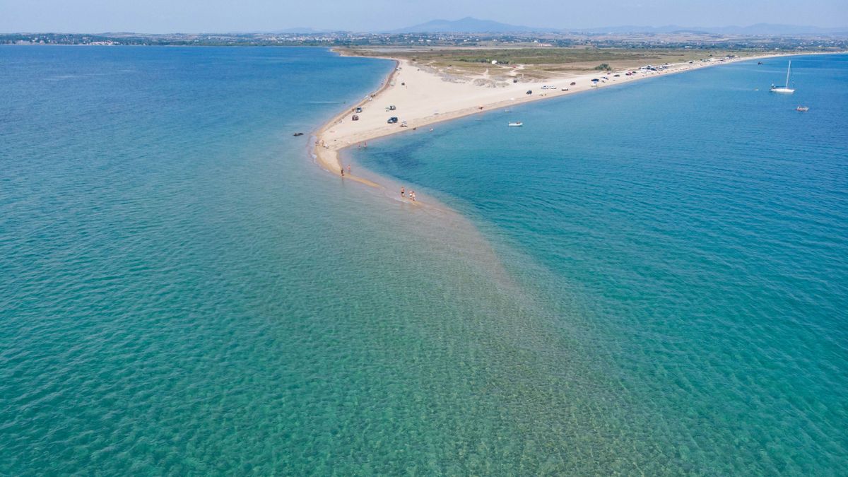 Magyar apát és lányát sodorta el a tenger (videó)