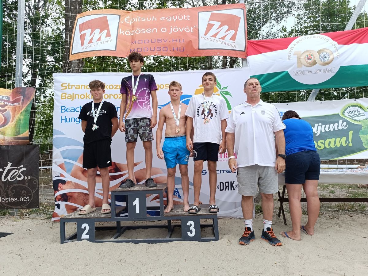 Jó hangulatban telt a strandbirkózó ob Soltvadkerten