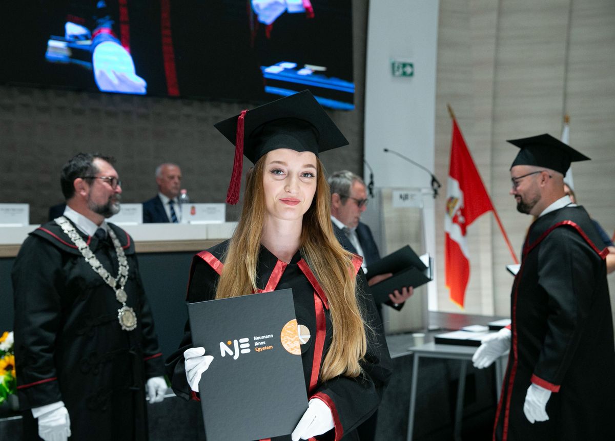 Diplomaosztó, Kecskemét, Neumann János Egyetem,
