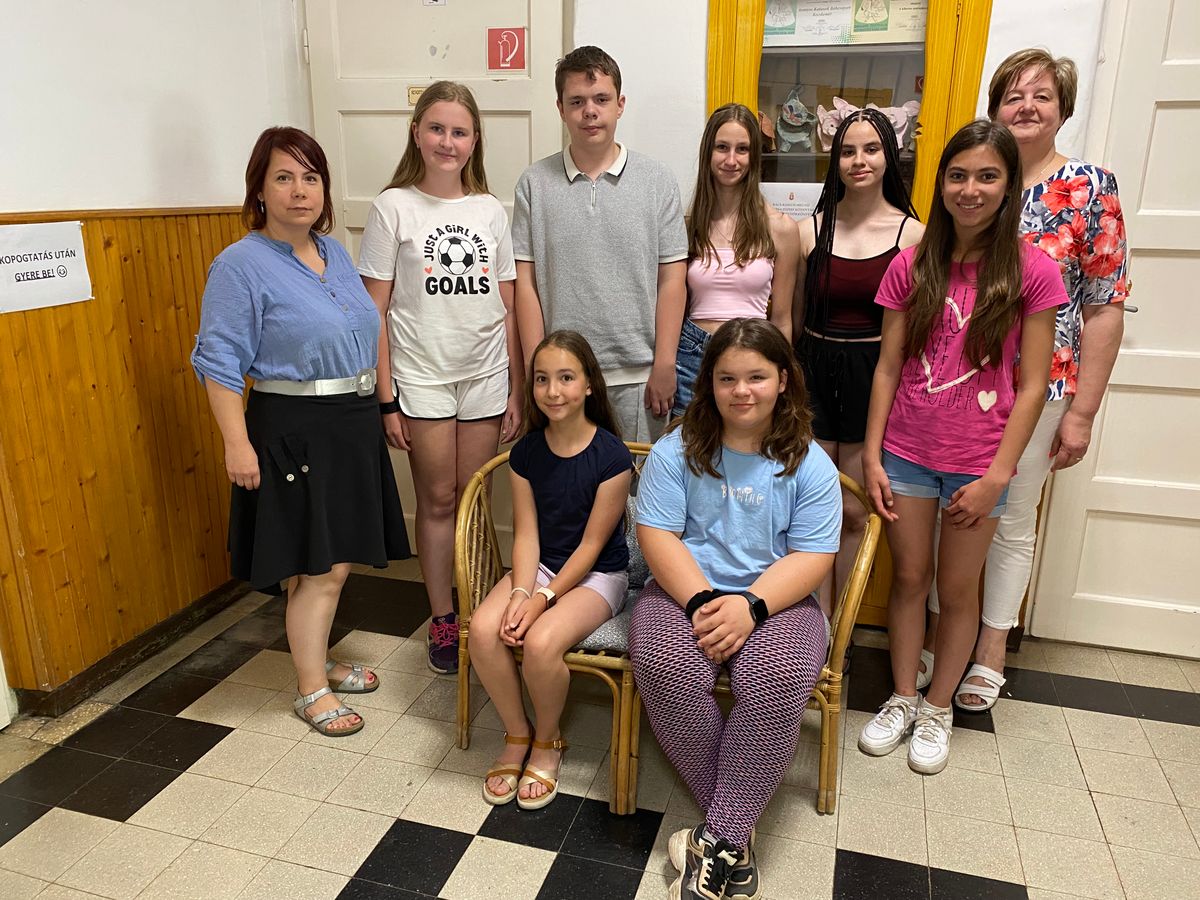 új megközelítéssel szerethető a házi olvasmány, Kulcsár Marianna (jobbról) és Cser Gabriella (balról) a forradalmasító tanárnők