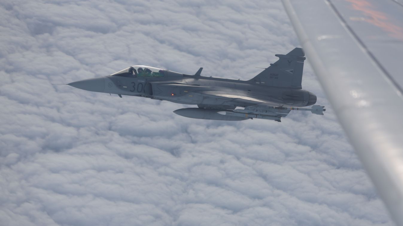 Az óriási köd miatt több katonai gép is Ferihegyen landolt a kecskeméti bázis...