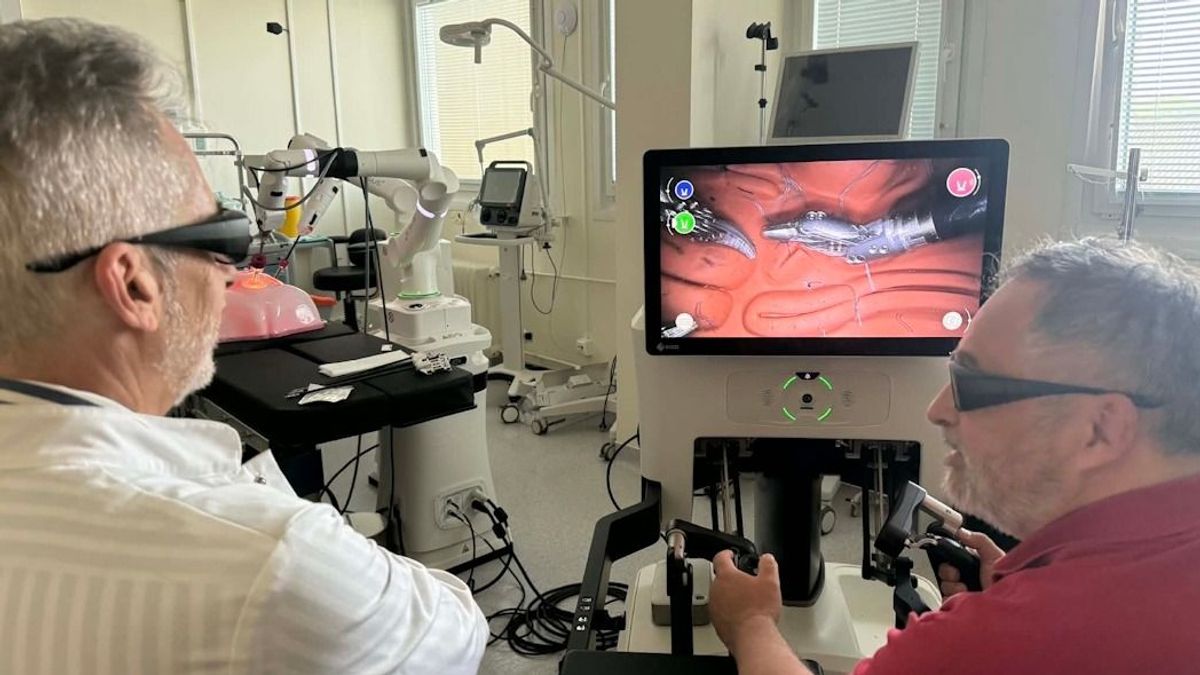 Robotsebészet: a jövő műtője megérkezett Kecskemétre + fotók